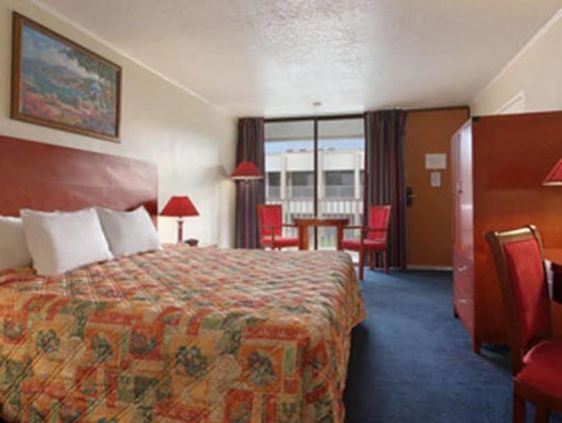 Days Inn & Suites By Wyndham Clermont Luaran gambar