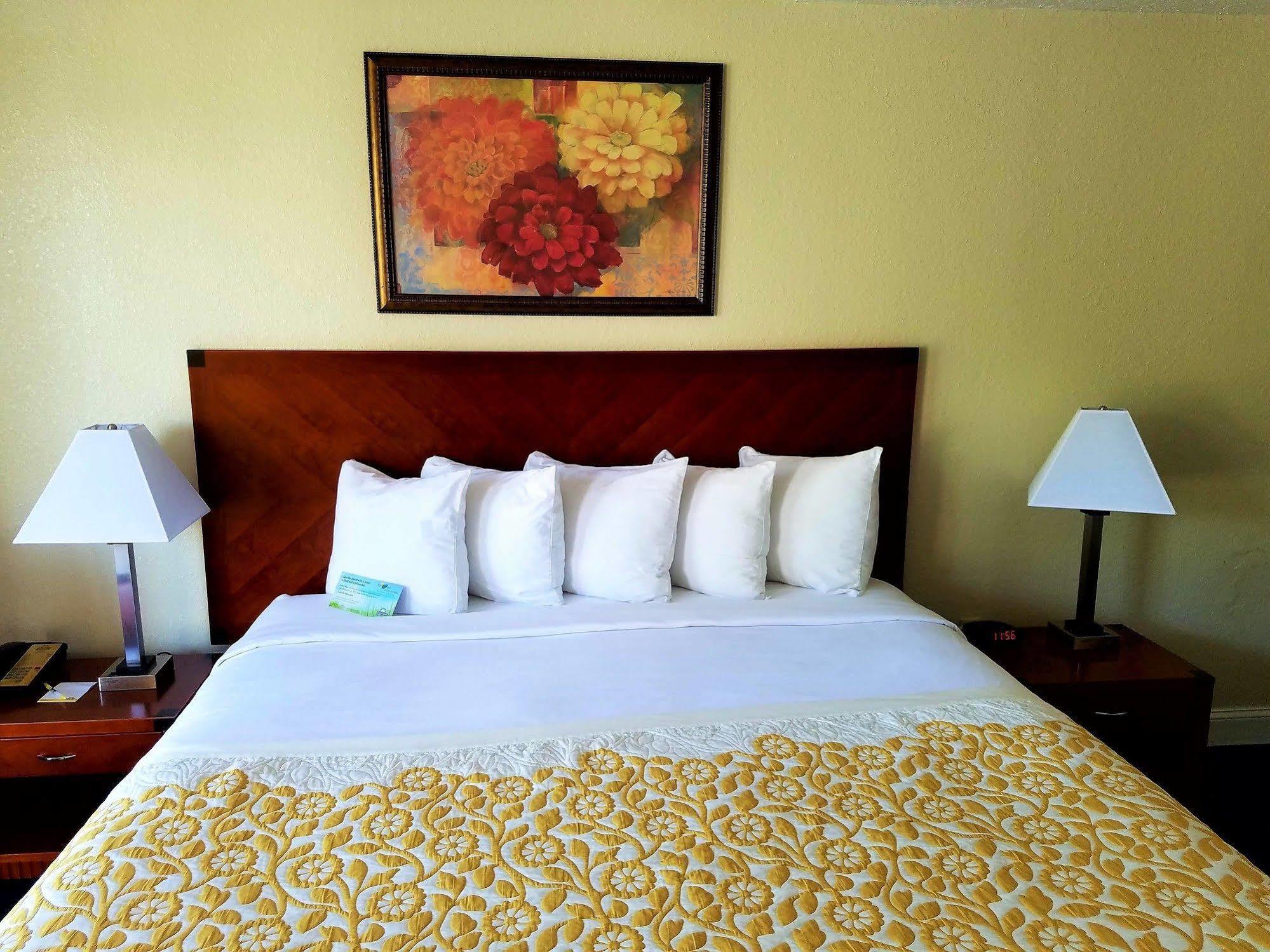 Days Inn & Suites By Wyndham Clermont Luaran gambar
