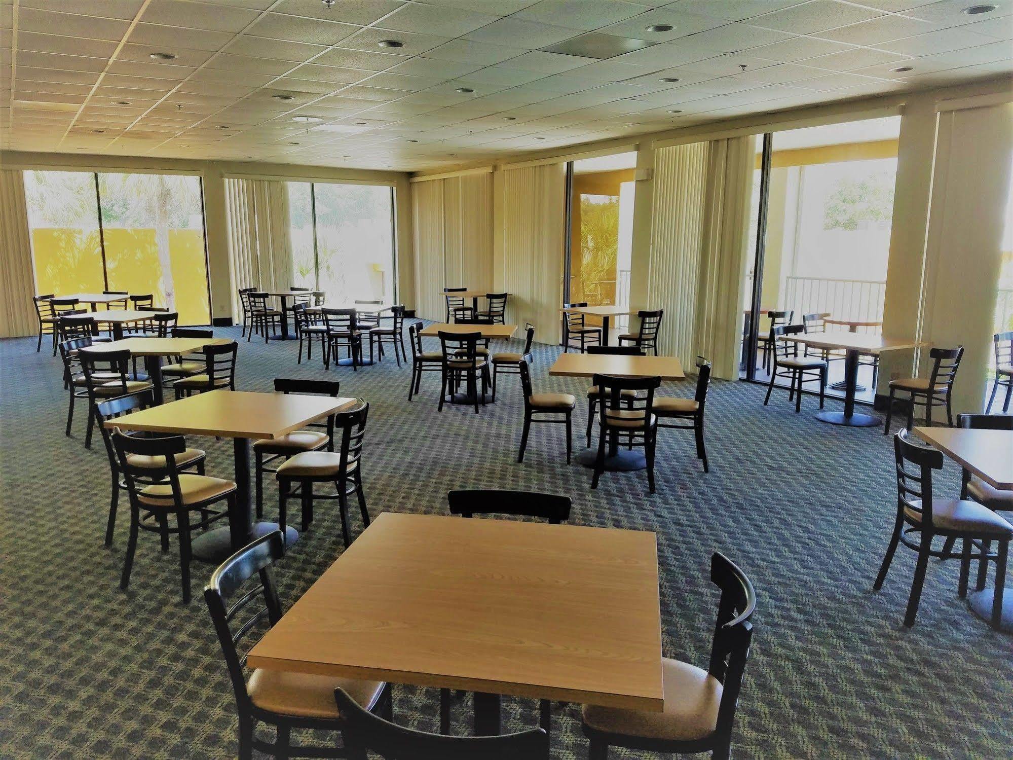 Days Inn & Suites By Wyndham Clermont Luaran gambar