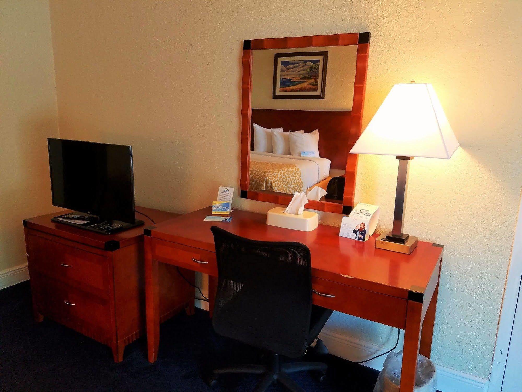Days Inn & Suites By Wyndham Clermont Luaran gambar
